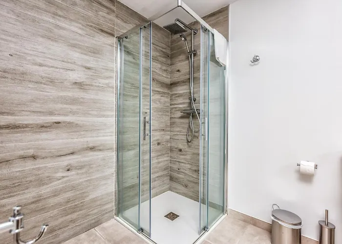 Sb311g - Modern & Well Connected 2 Bed *