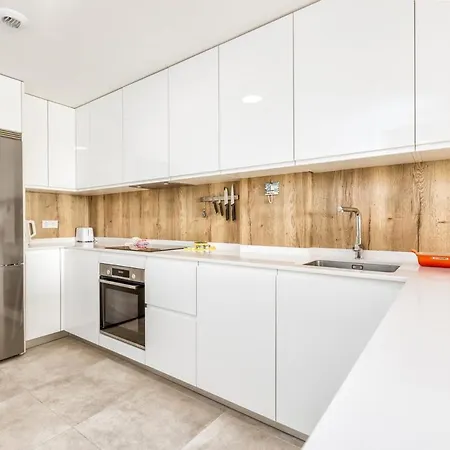 Sb3.11g - Modern Well Connected 2 Bed