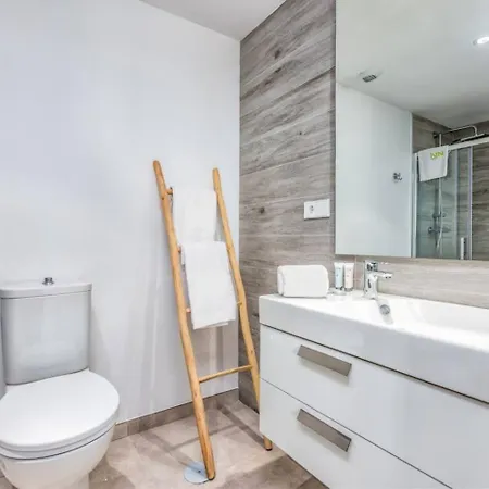Sb3.11g - Modern Well Connected 2 Bed *