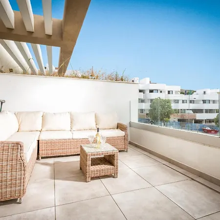 Sb311g - Modern & Well Connected 2 Bed Estepona
